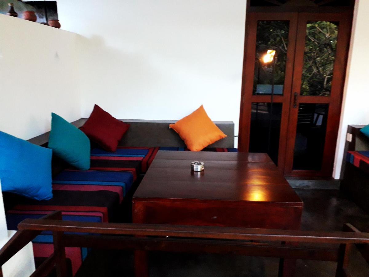 Goyambokka Guesthouse Tangalle Esterno foto