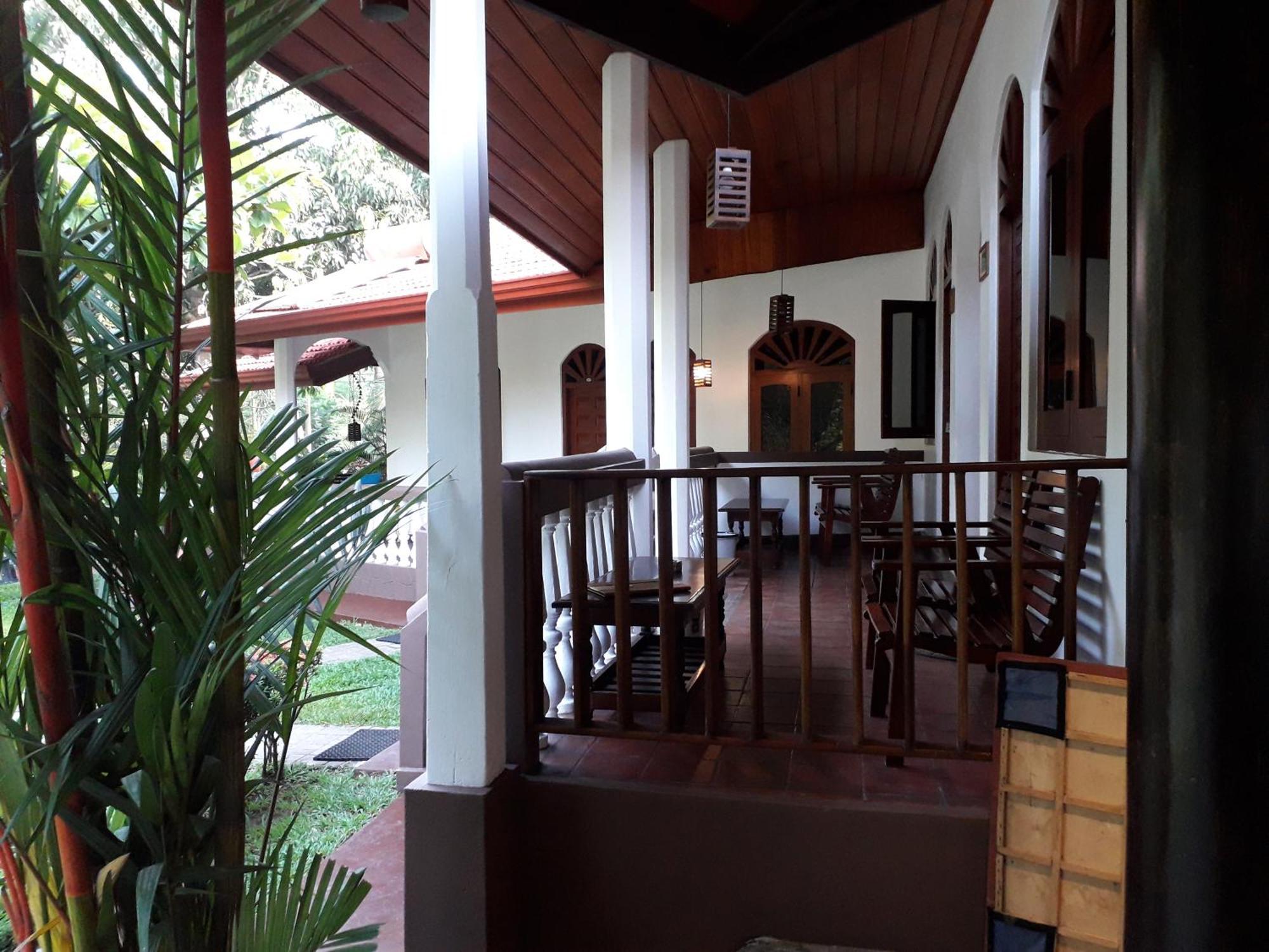 Goyambokka Guesthouse Tangalle Esterno foto