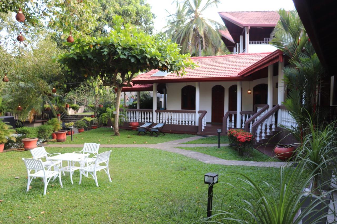 Goyambokka Guesthouse Tangalle Esterno foto