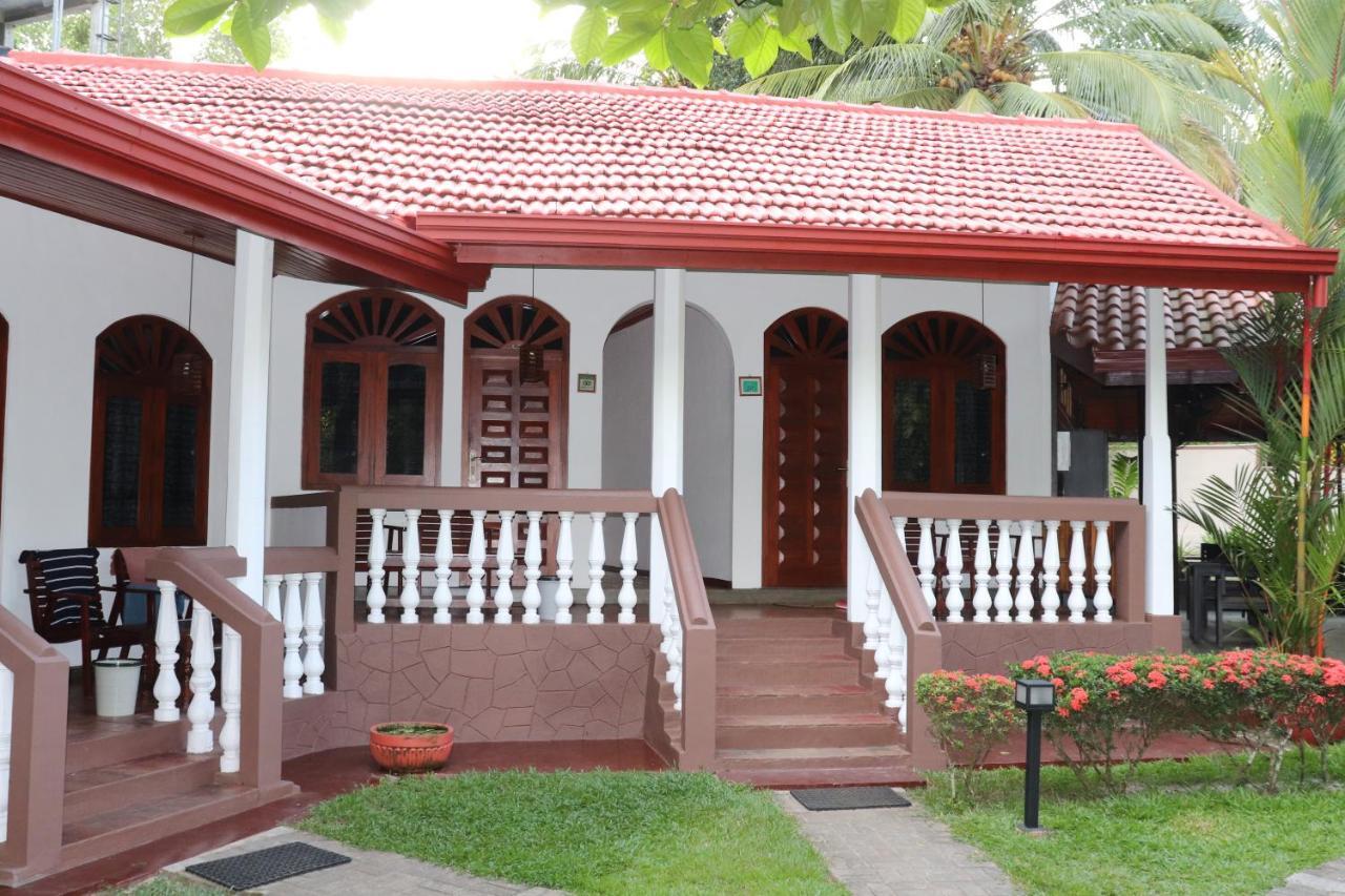 Goyambokka Guesthouse Tangalle Esterno foto